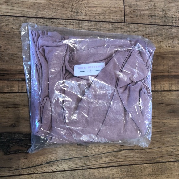 New in Package! Pink Long Sleeve Blogger Top - Picture 2 of 2